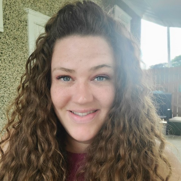 Meet your Posher, Katie - Picture 1 of 1